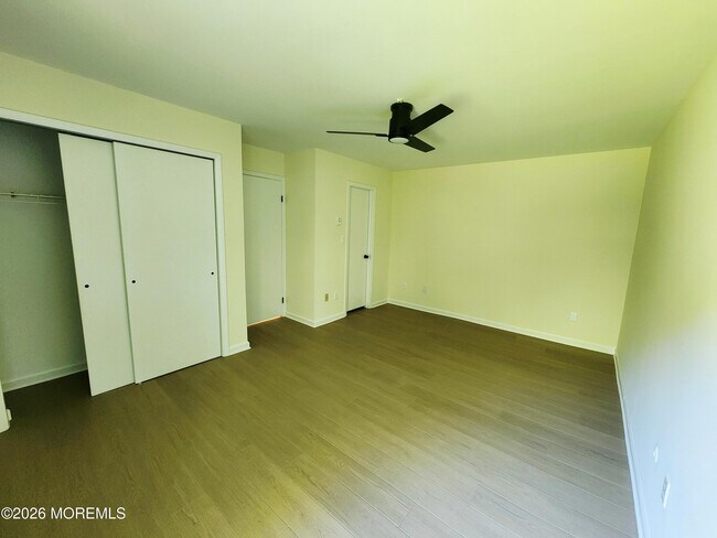 Building Photo - 26 Meadow Green Cir