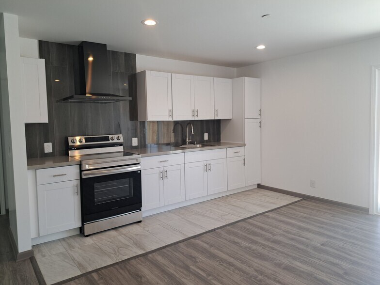 Building Photo - 9169 Catawba Ave