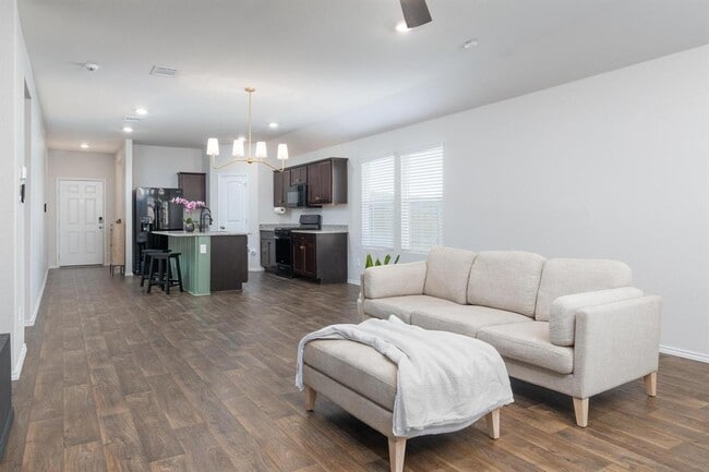 Building Photo - 105 Black Wolf Run