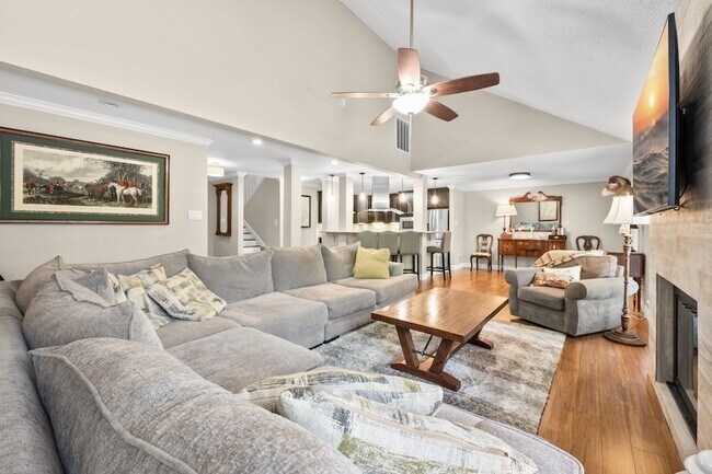 Building Photo - 43 Hickory Oak Dr