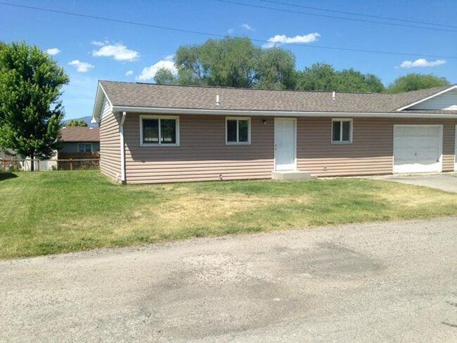 Building Photo - 7000 Uncle Robert Ln