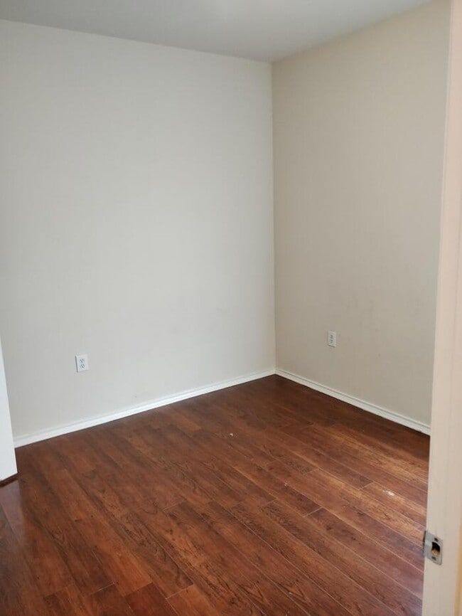 Building Photo - 9000 Ipswich Bay Dr