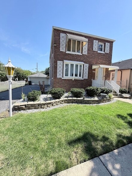 Building Photo - 13727 S Homan Ave