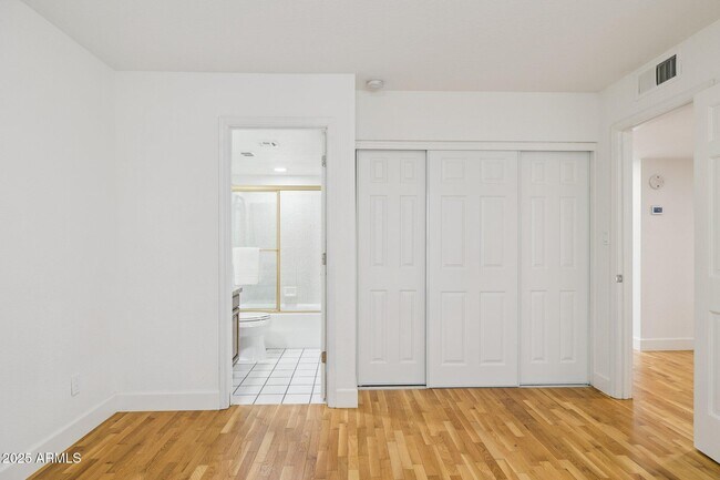 Building Photo - 5732 N 25th St