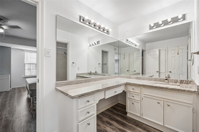 Building Photo - 763 Bering Dr