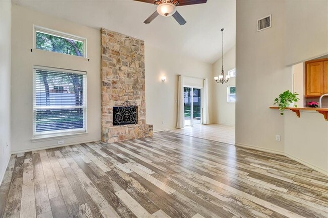 Building Photo - 203 Dunkeld Dr