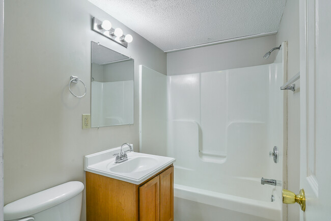 Building Photo - 403 S Roan St