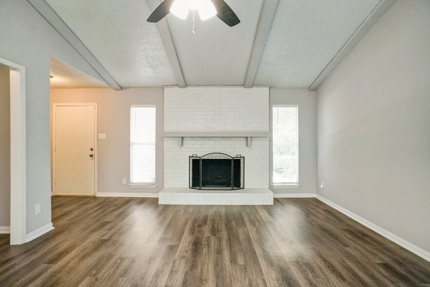 Building Photo - 1741 Crystal Way