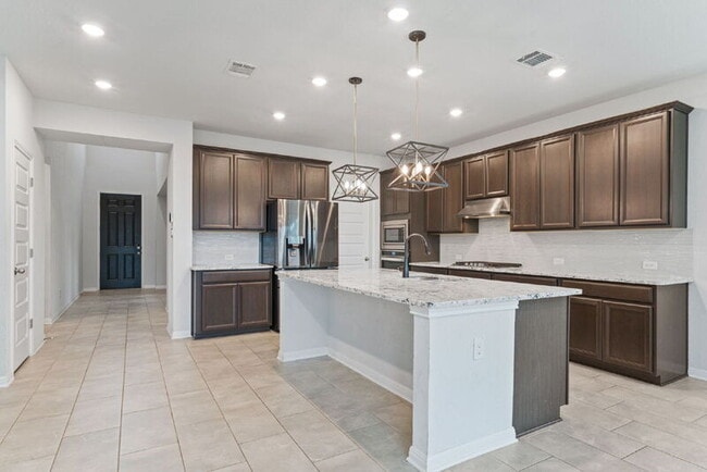 Building Photo - 19322 Amore Bluff