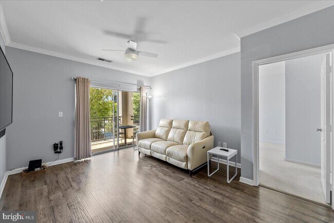 Building Photo - 12100 Garden Grove Cir