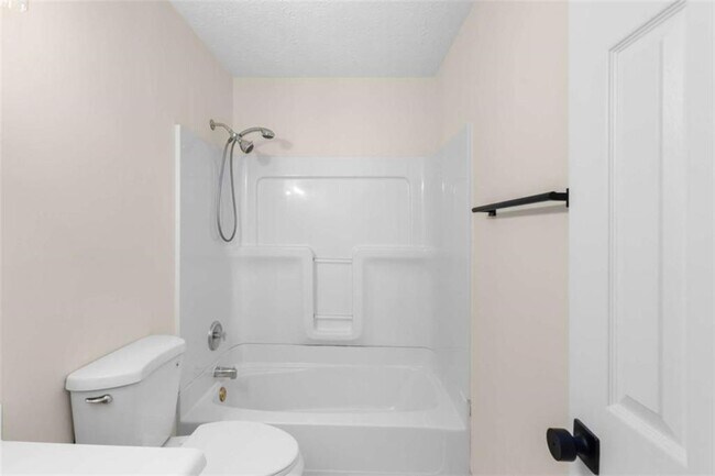 Building Photo - 2250 Ridge Forest Dr