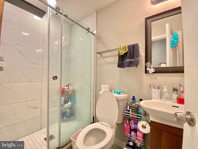 Building Photo - 2020 N Carlisle St