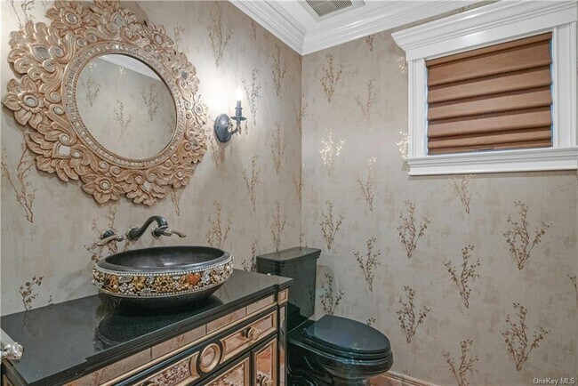 Building Photo - 126 Stone Oaks Dr