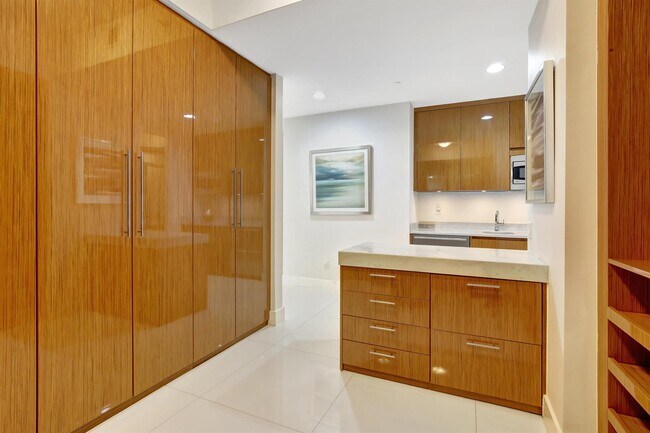 Building Photo - Collins Avenue, Bal Harbour, FL 33154 - 3 BR 3.5 BA condo
