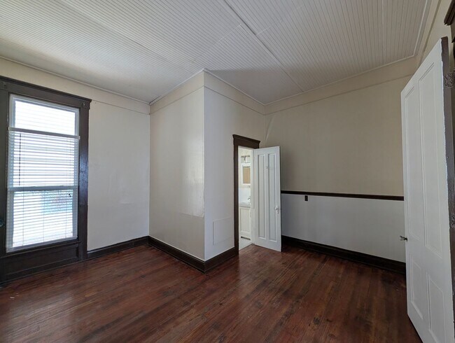 Building Photo - 1428 Rufer Ave