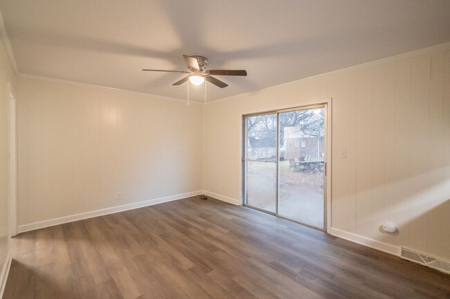 Building Photo - Newly Renovated 3-Bedroom Ranch with Spacious Yard!