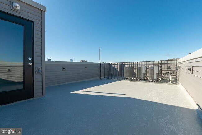 Building Photo - 711 N 16th St