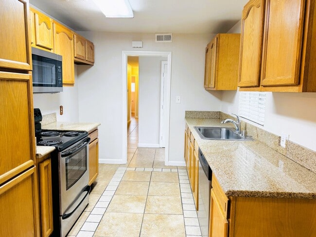 Building Photo - Charming 4-Bedroom Home with Spacious Backyard in Garden Grove!