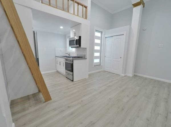 Building Photo - Remodeled Studio with Private Patio & Mode...