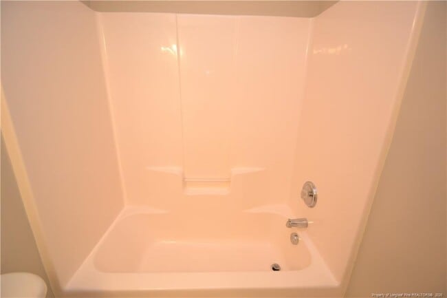Building Photo - 600 Walnut Woods Dr
