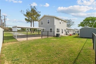 Building Photo - 1058 E Reno Rd