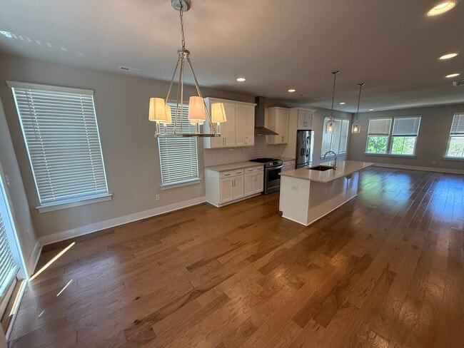 Building Photo - Beauitiful Home in the heart of Ballantyne!!