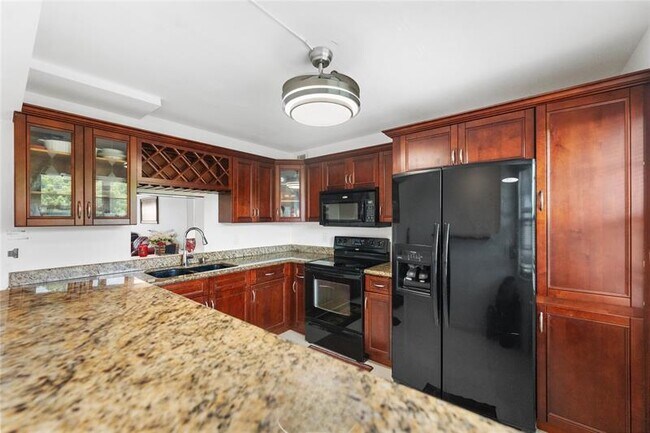Building Photo - 3004 Portofino Isle