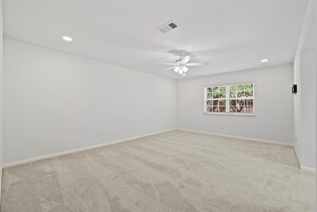 Building Photo - 12907 Trail Hollow Dr