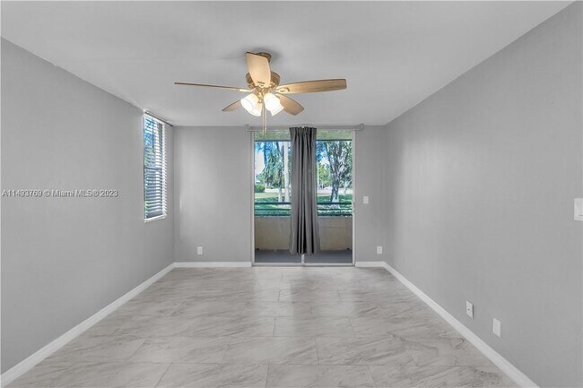 Building Photo - 921 Lyons Rd