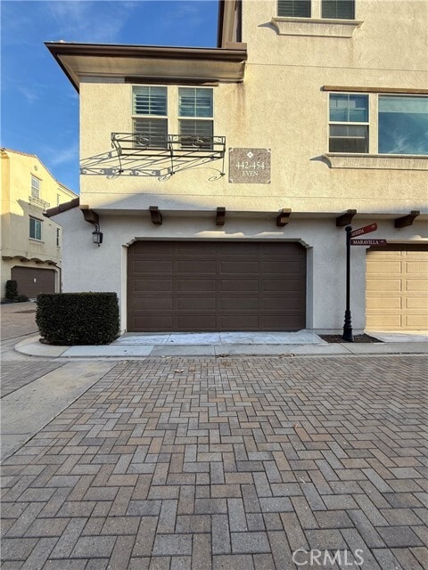 Building Photo - 444 Maravilla Ln