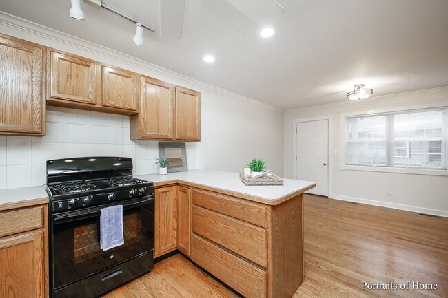 Building Photo - 325 N Loomis St