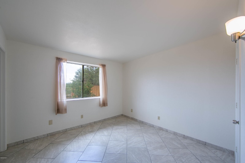 Building Photo - 410 3rd St
