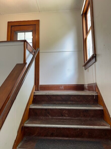 Building Photo - 5917 34th Ave