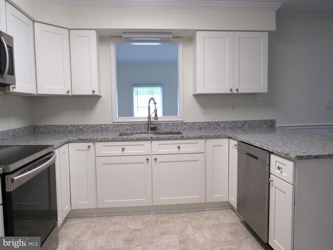 Building Photo - 35 Beekman Pl