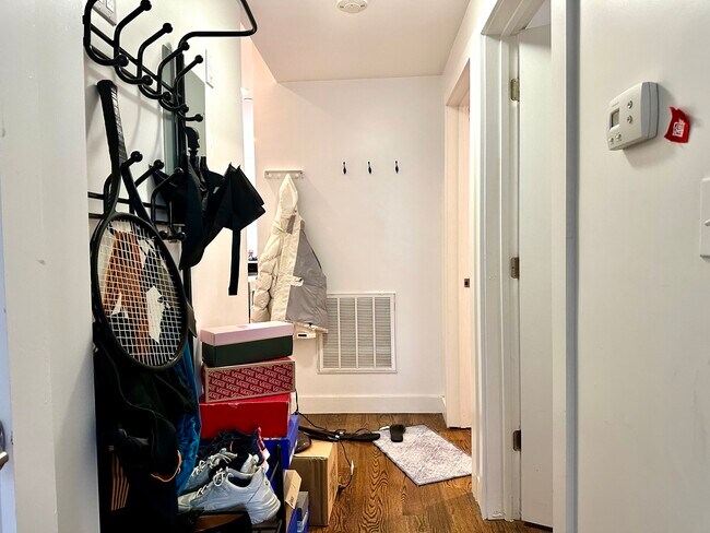 Building Photo - 19 Marney St