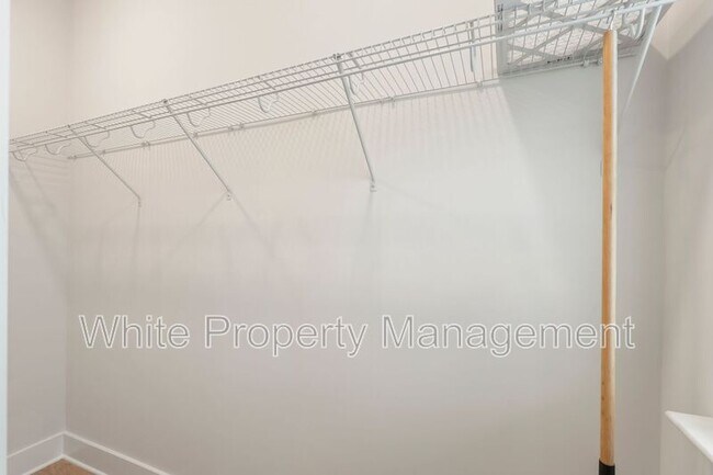 Building Photo - 5019 York Park Ln