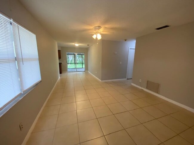 Building Photo - 2 Bedroom 2 Bath Duplex in Historic Downtown Orlando for RENT!