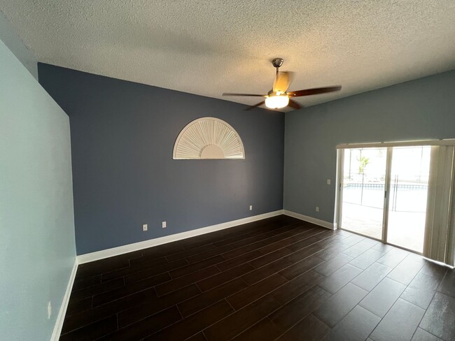 Building Photo - Fountain Lakes Community