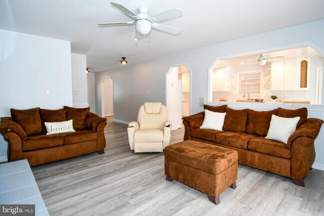 Building Photo - 10049 Meleen Dr