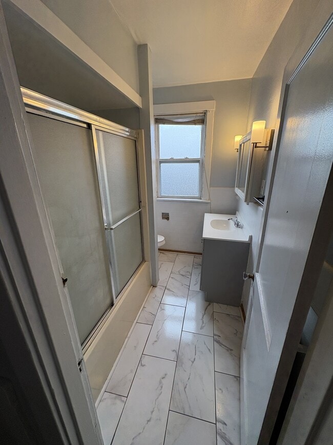 Building Photo - 2032 Wightman St