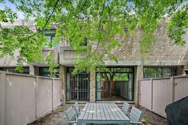 Building Photo - 1285 Delaware Ave SW