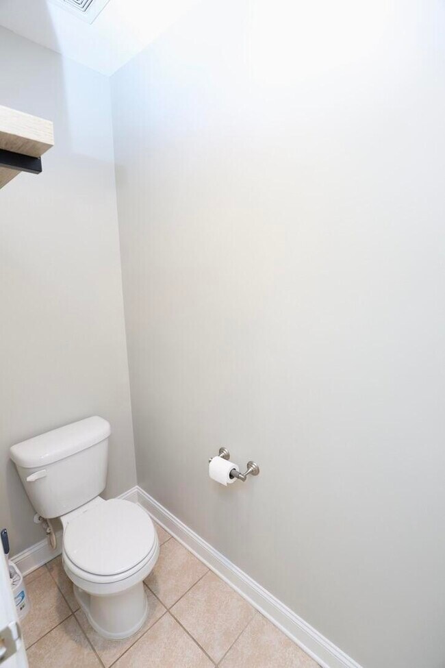 Building Photo - 545 Curlew Cir