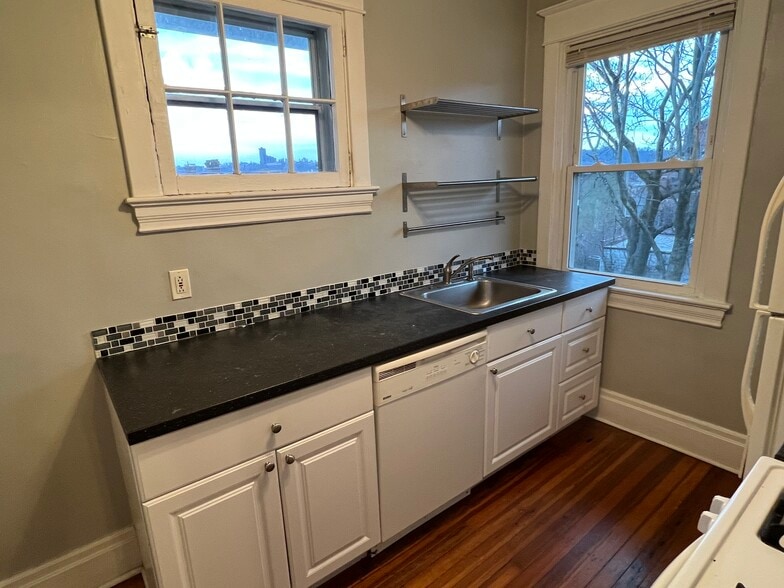 Kitchen - 1613 Buena Vista St