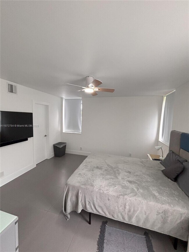 Building Photo - 9501 SW 1st Ct