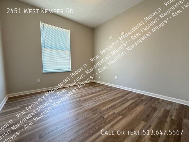 Building Photo - 2451 W Kemper Rd