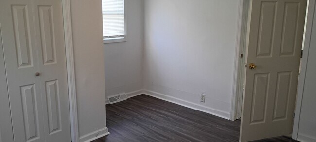 Building Photo - 308 Wilson St