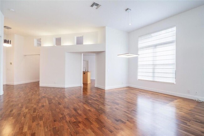 Building Photo - 2519 Bay Pointe Ct