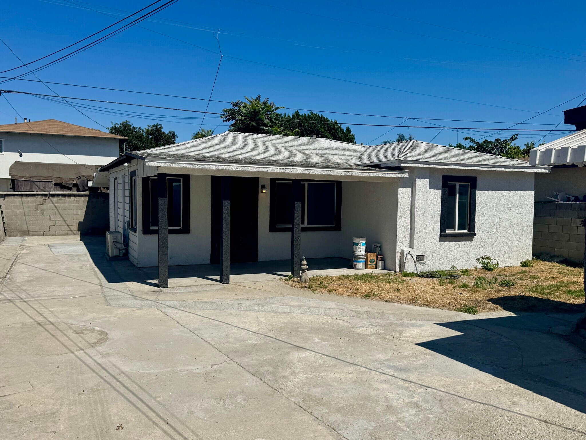 Building Photo - 9722 Victoria Ave