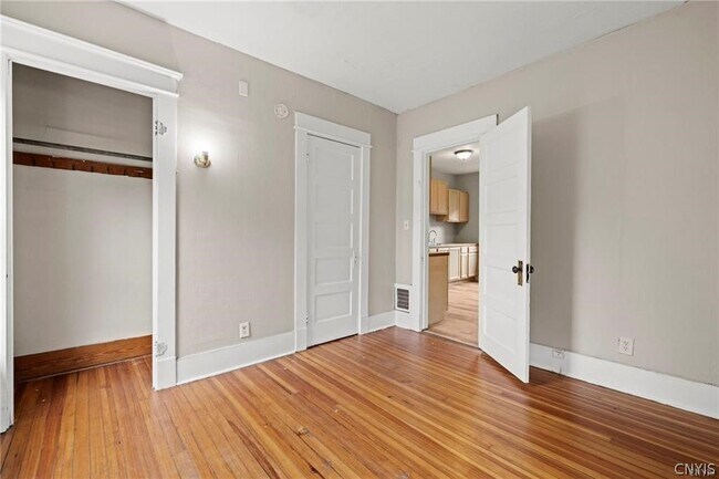 Building Photo - 1522 S State St