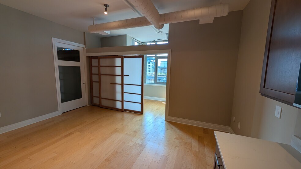 Building Photo - 811 4th St NW